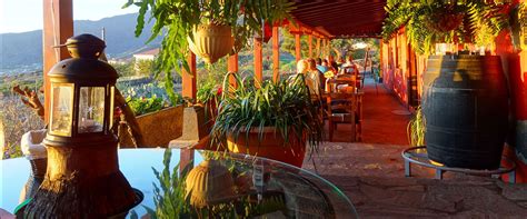 La palma restaurant - La Palma er en unik kombination af smuk natur, charmerende byer, gode hoteller tilsat et forfriskende strejf af Latinamerika og særligt Cuba. Tidligere har flere lokale nemlig søgt lykken på Cuba, og da flere emigranter vendte retur til hjemøen La Palma, tog de kulturen og traditionerne fra Cuba med sig. Arkitekturen.